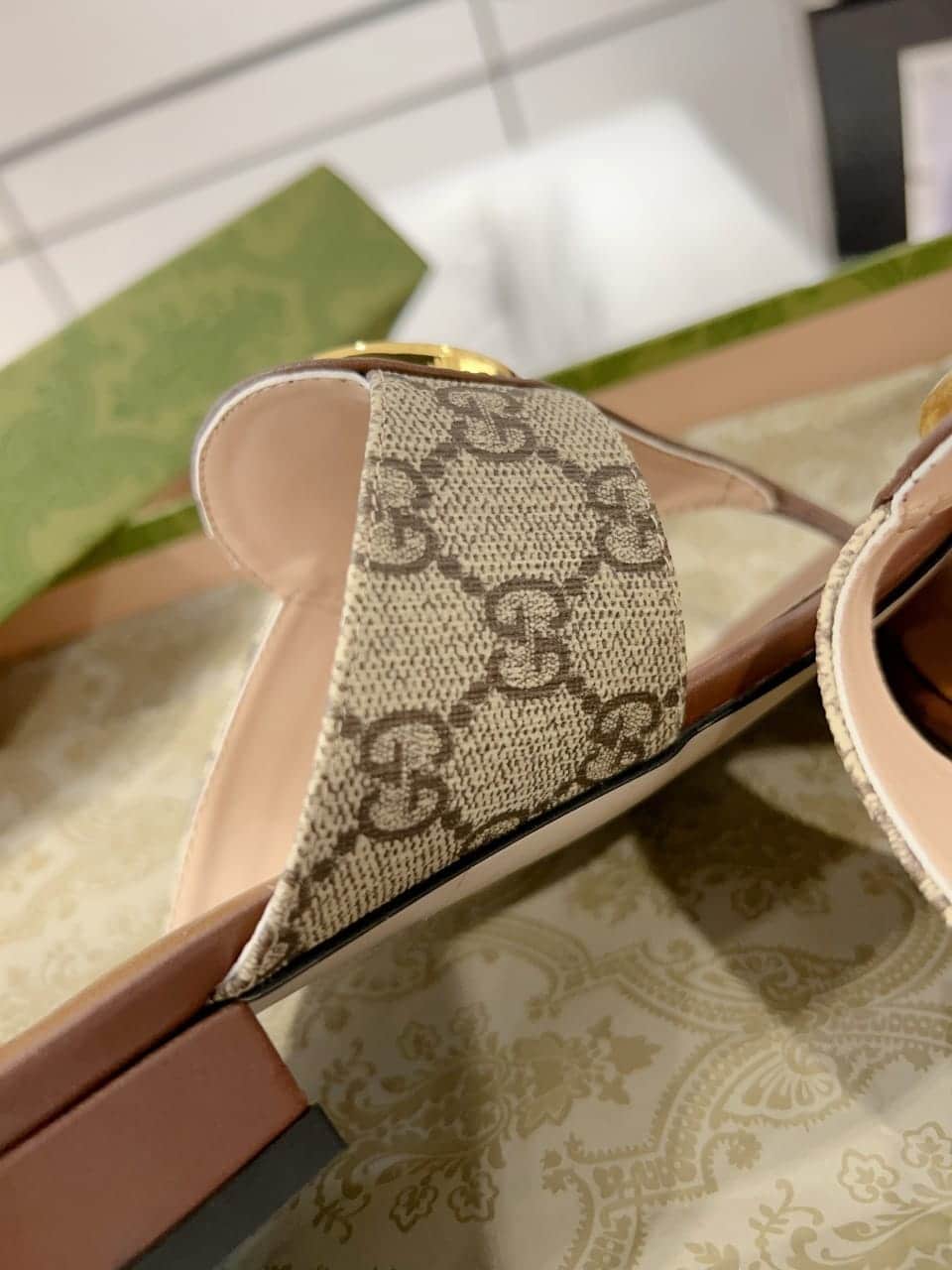 Gucci Blondie Thong Sandals Brown P00810550