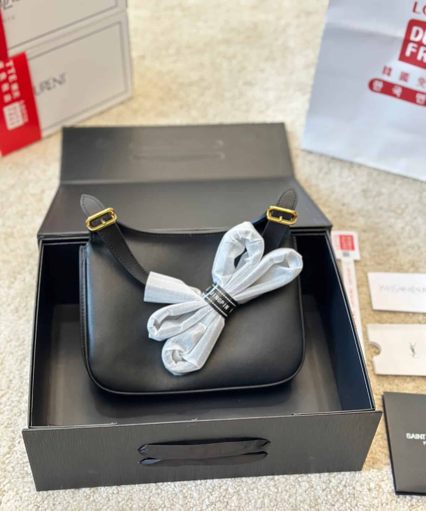Saint Laurent Charlie Medium Shoulder Bag In Smooth Leather Black 23Cm 686742 2R20W 1000