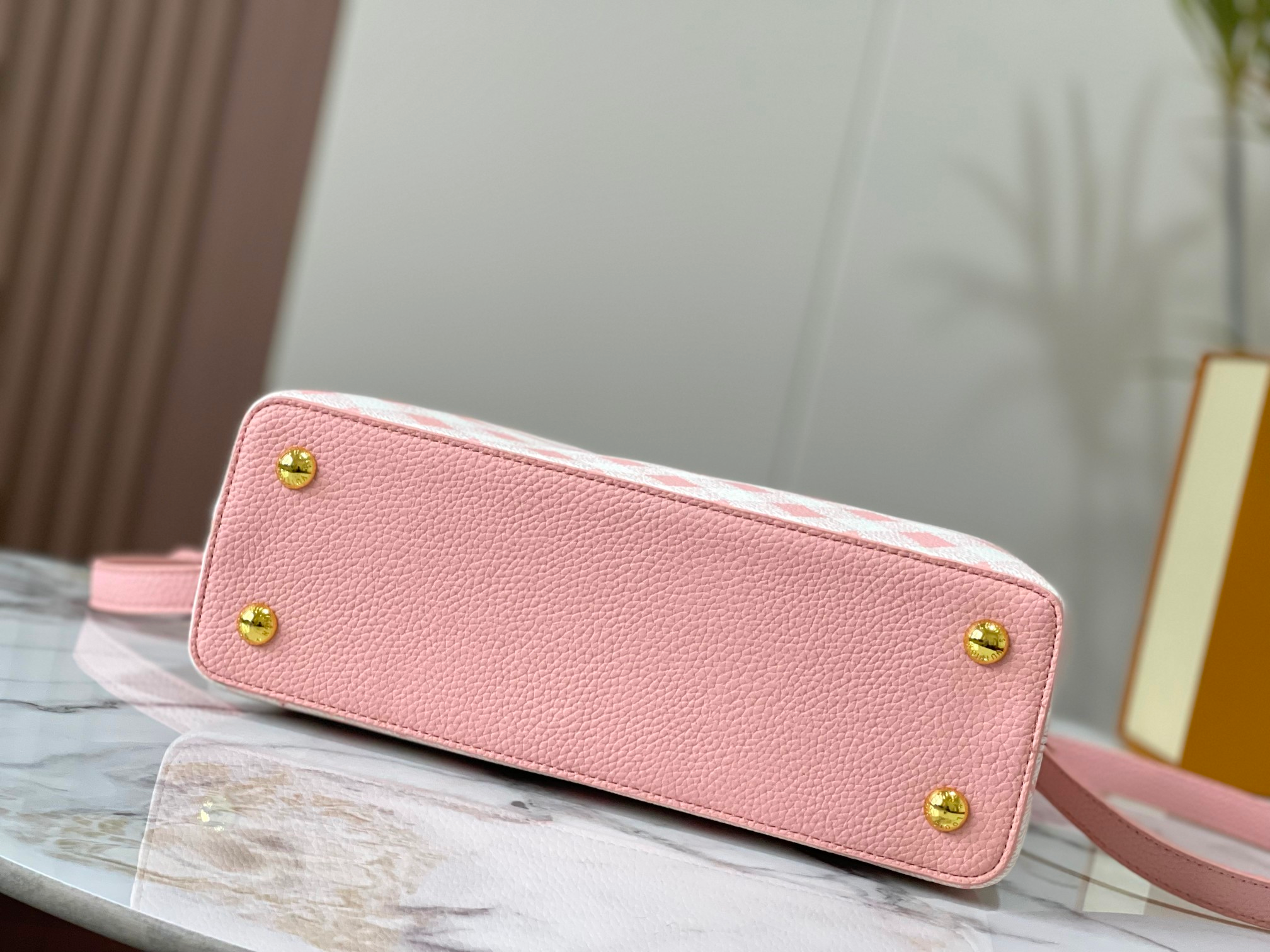 Louis Vuitton Capucines Pink 32Cm M20717