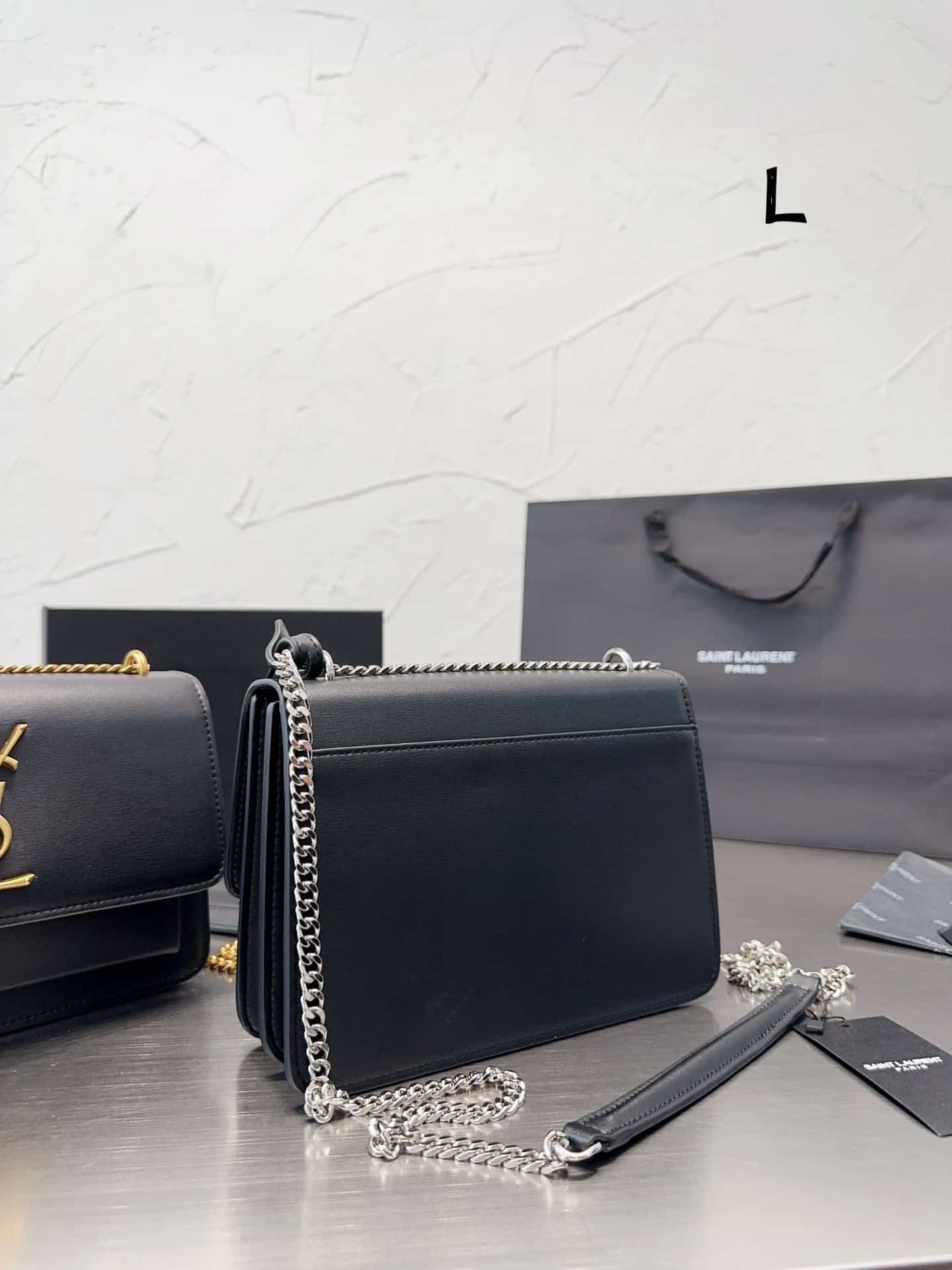 Saint Laurent Sunset Medium Chain Bag In Smooth Leather 22Cm