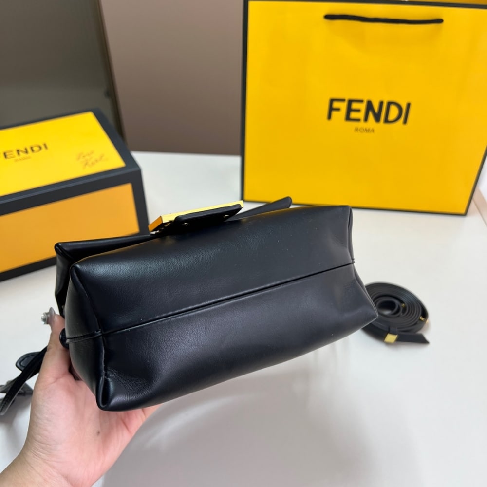 Fendi Mamma Baguette Small Black 18Cm 8Bs105Abvef0Kur