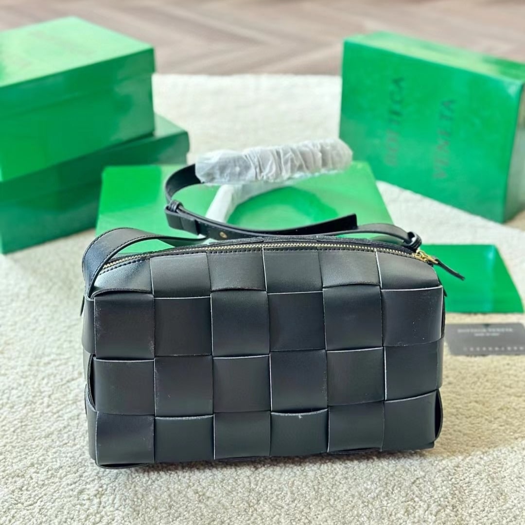 Bottega Veneta Brick Leather Bag Black 28Cm