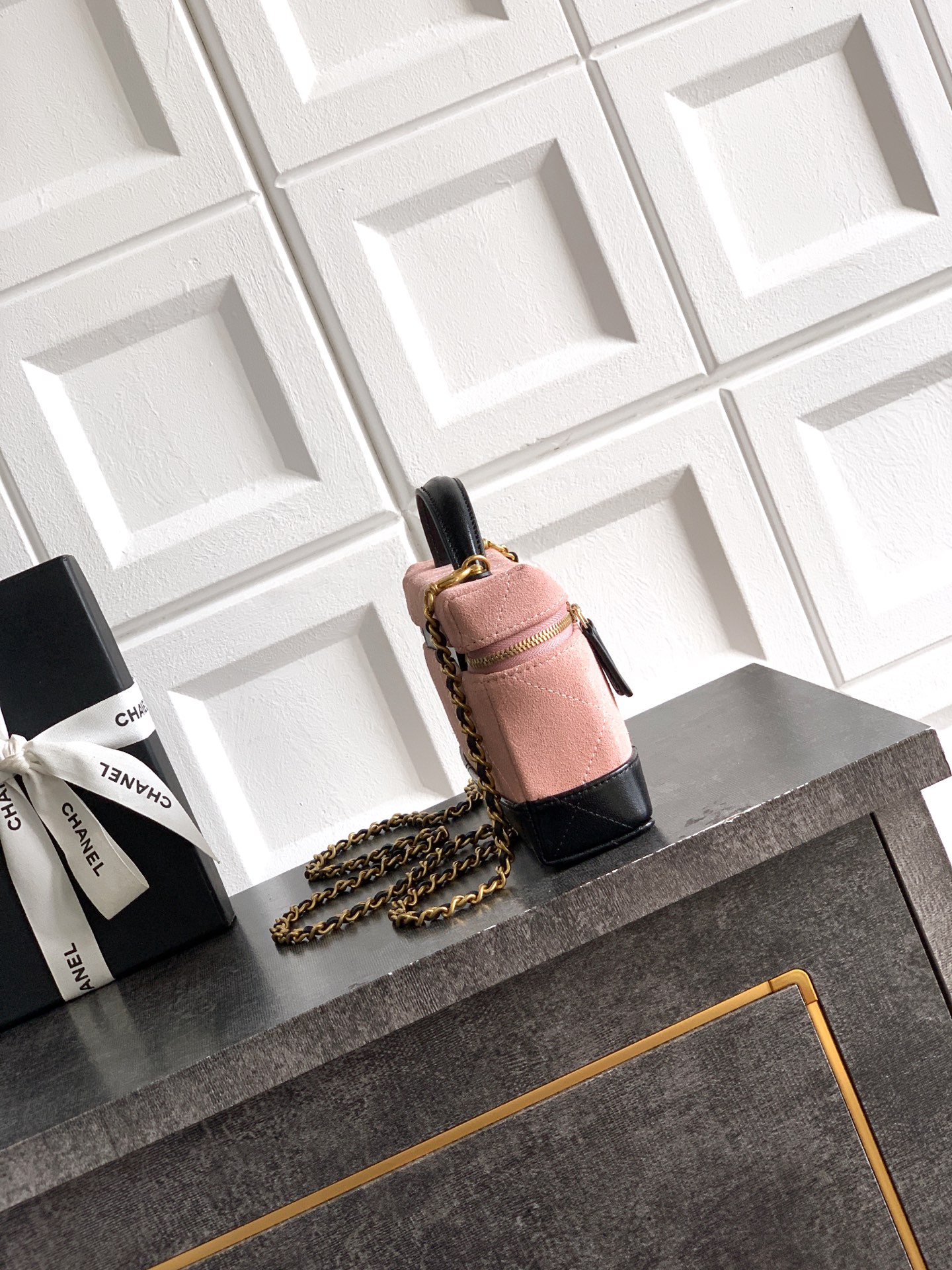 Small Vanity Case with Top Handle (Suede & Lambskin)