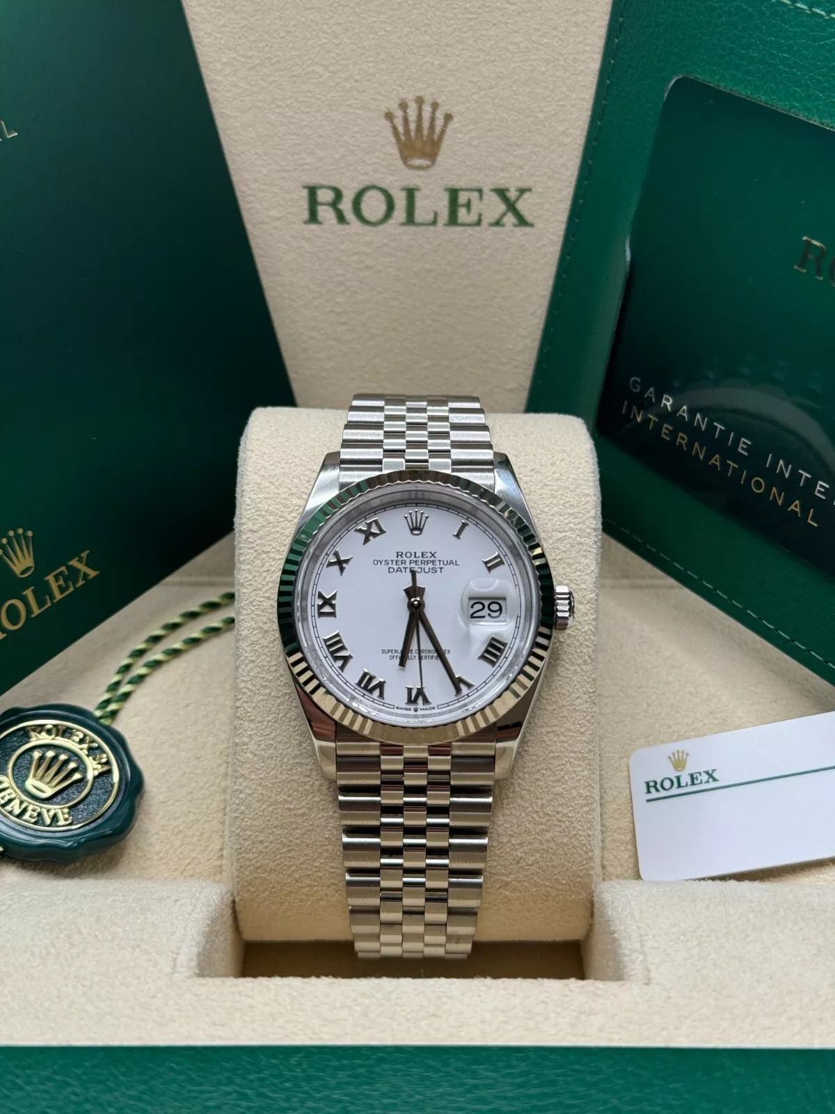 【Super Clone】RLX Datejust 41mm Smooth Bezel White Roman Dial Jubilee - 126300