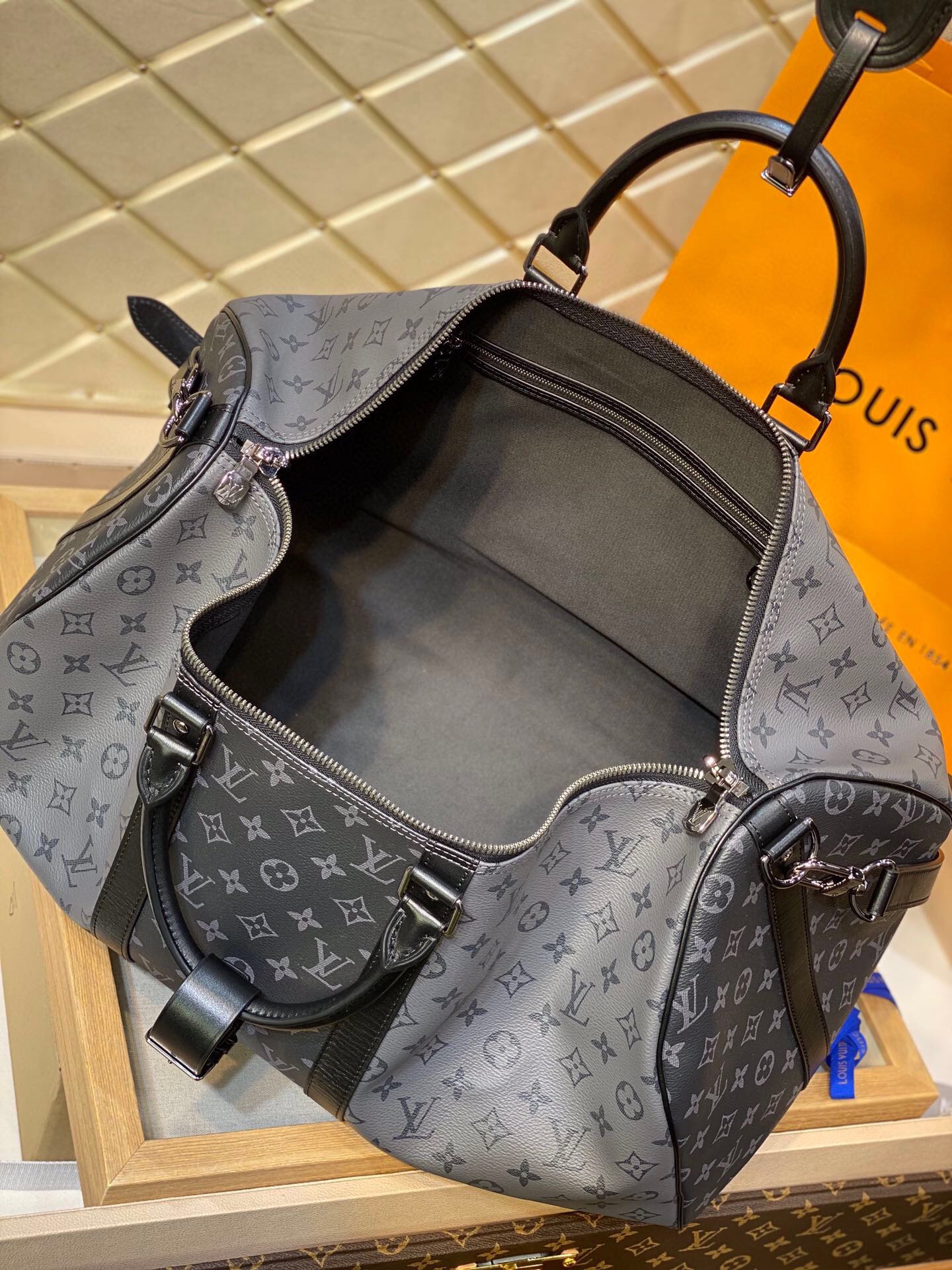 Louis Vuitton Keepall Bandouliere Monogram Eclipse Reverse 50 Gray 50cm M45392