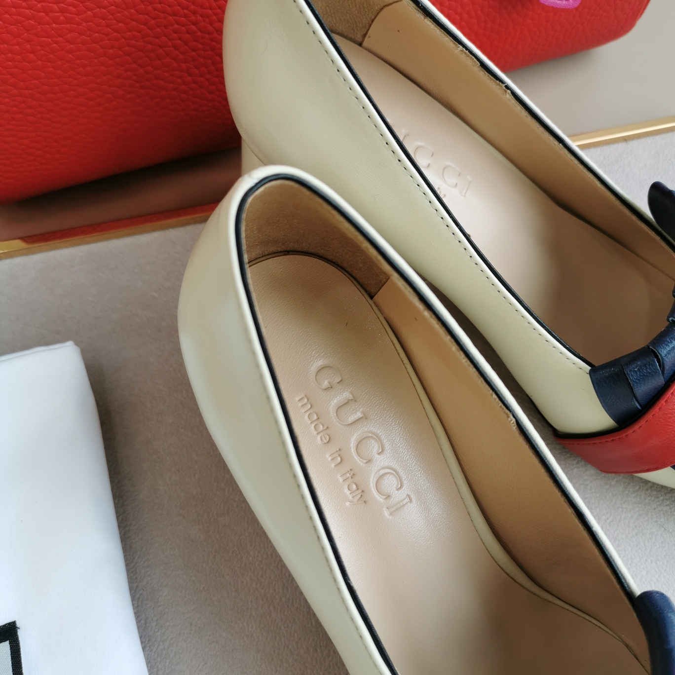 Gucci Wmns White And Blue Leather Mid-Heel Pump