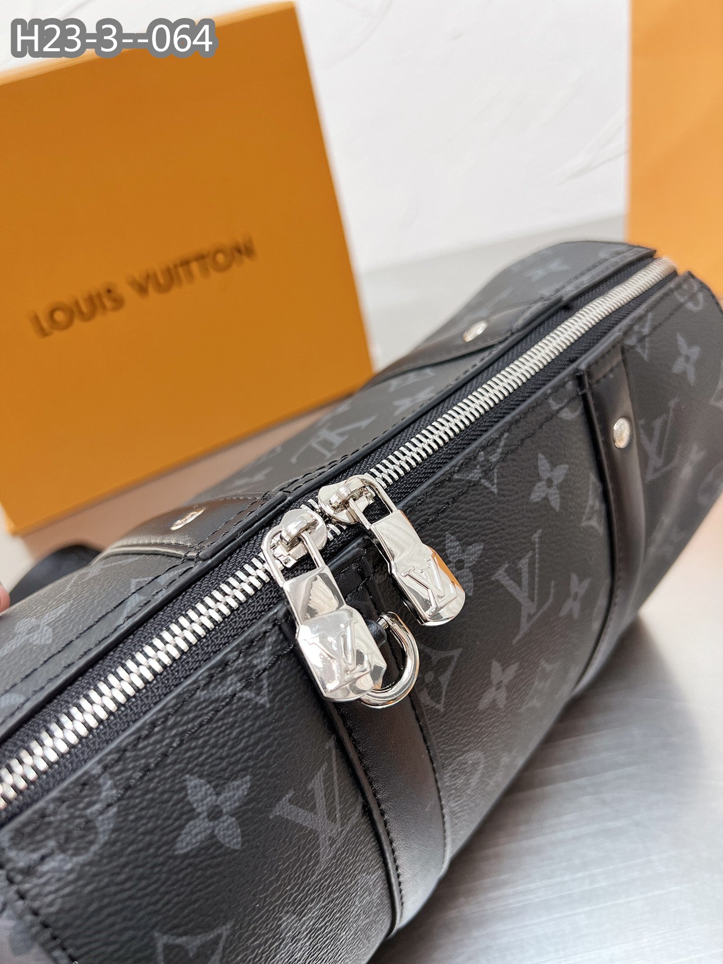 Louis Vuitton Keepall Bandouliere 28Cm Monogram Eclipse City Black