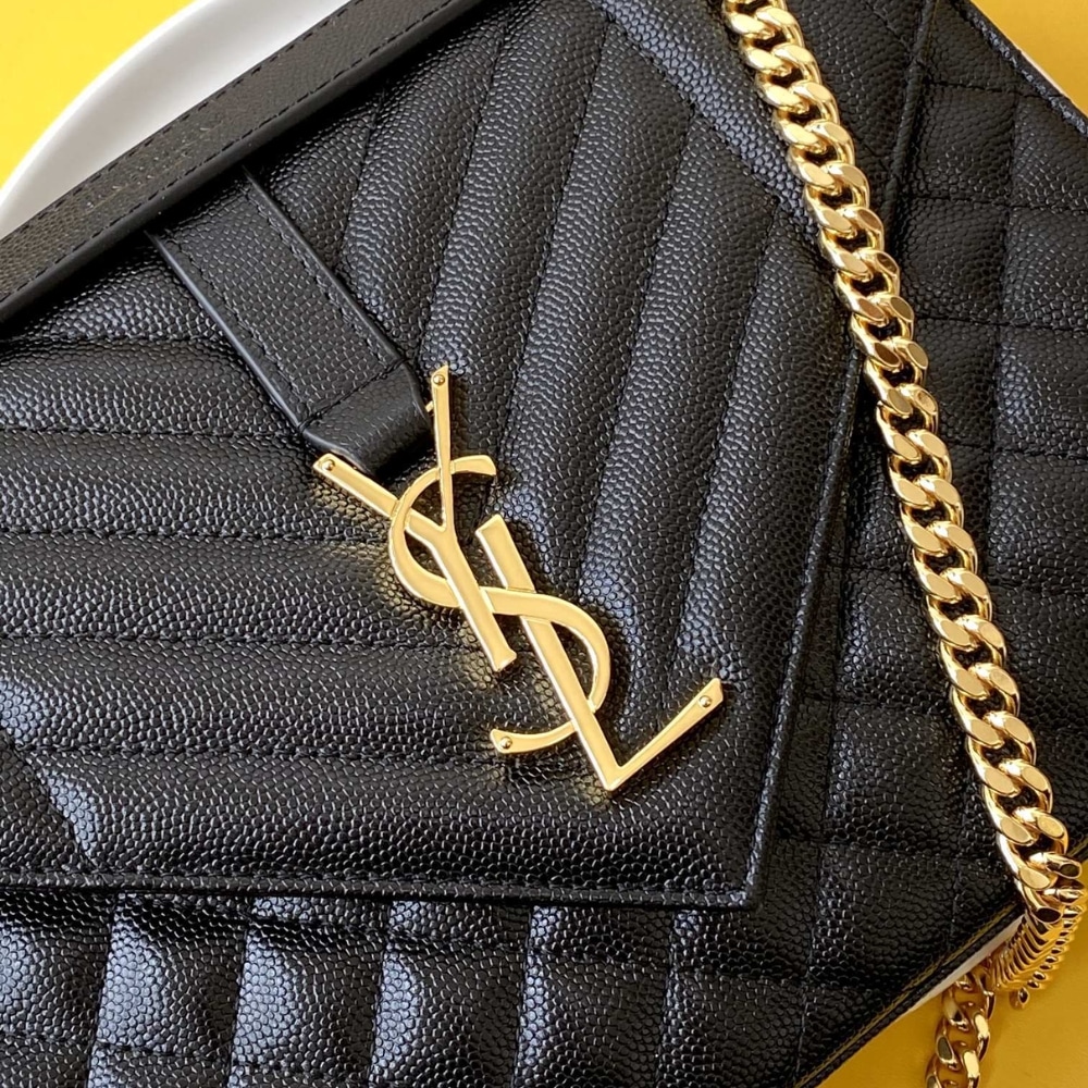 Saint Laurent Envelope Medium In Quilted Grain De Poudre Embossed Leather Black Gold 24Cm 600185Bow911000
