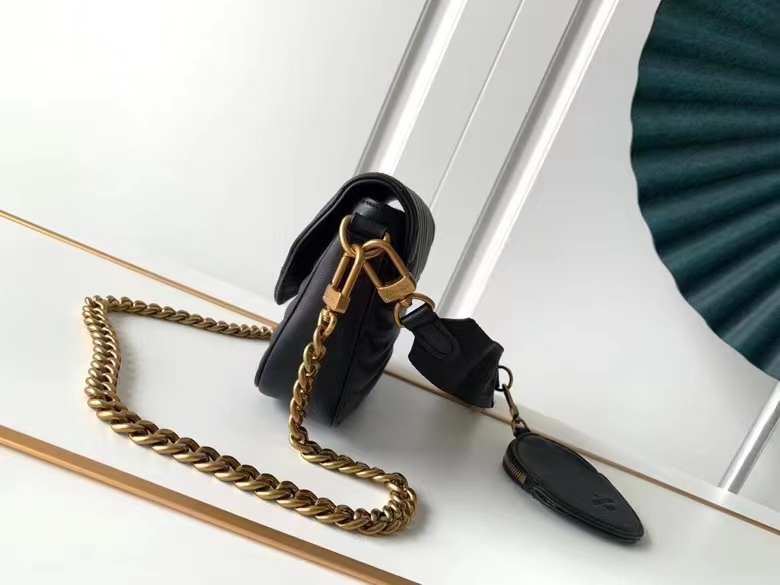 Louis Vuitton New Wave Multi Pochette 19Cm Black