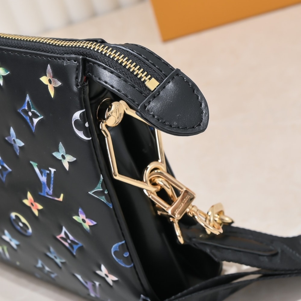 Louis Vuitton Coussin PM Black 26Cm M21353