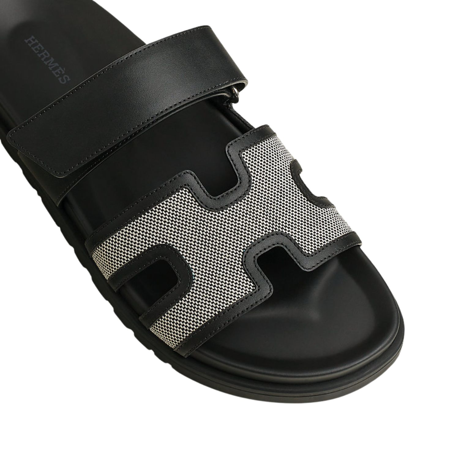 HERMES CHYPRE SANDAL PRUNOIR/NOIR