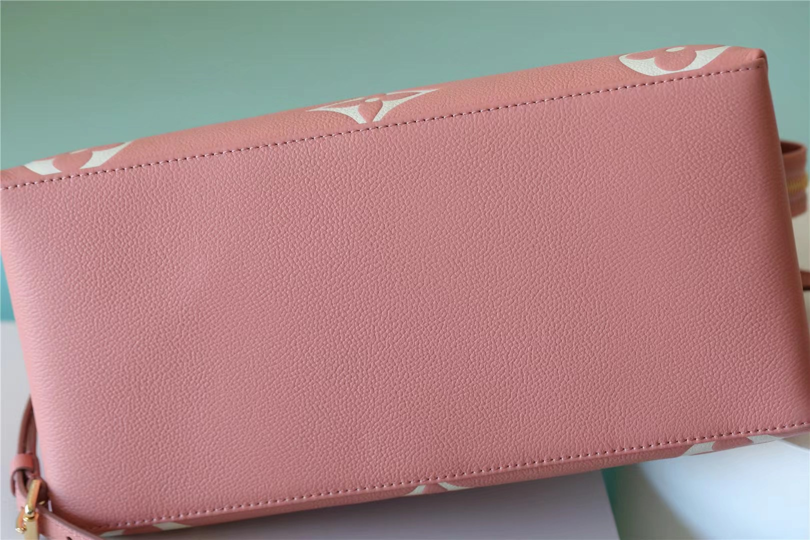 Louis Vuitton Grand Palais Monogram Pattern Pink 13.4In/34Cm
