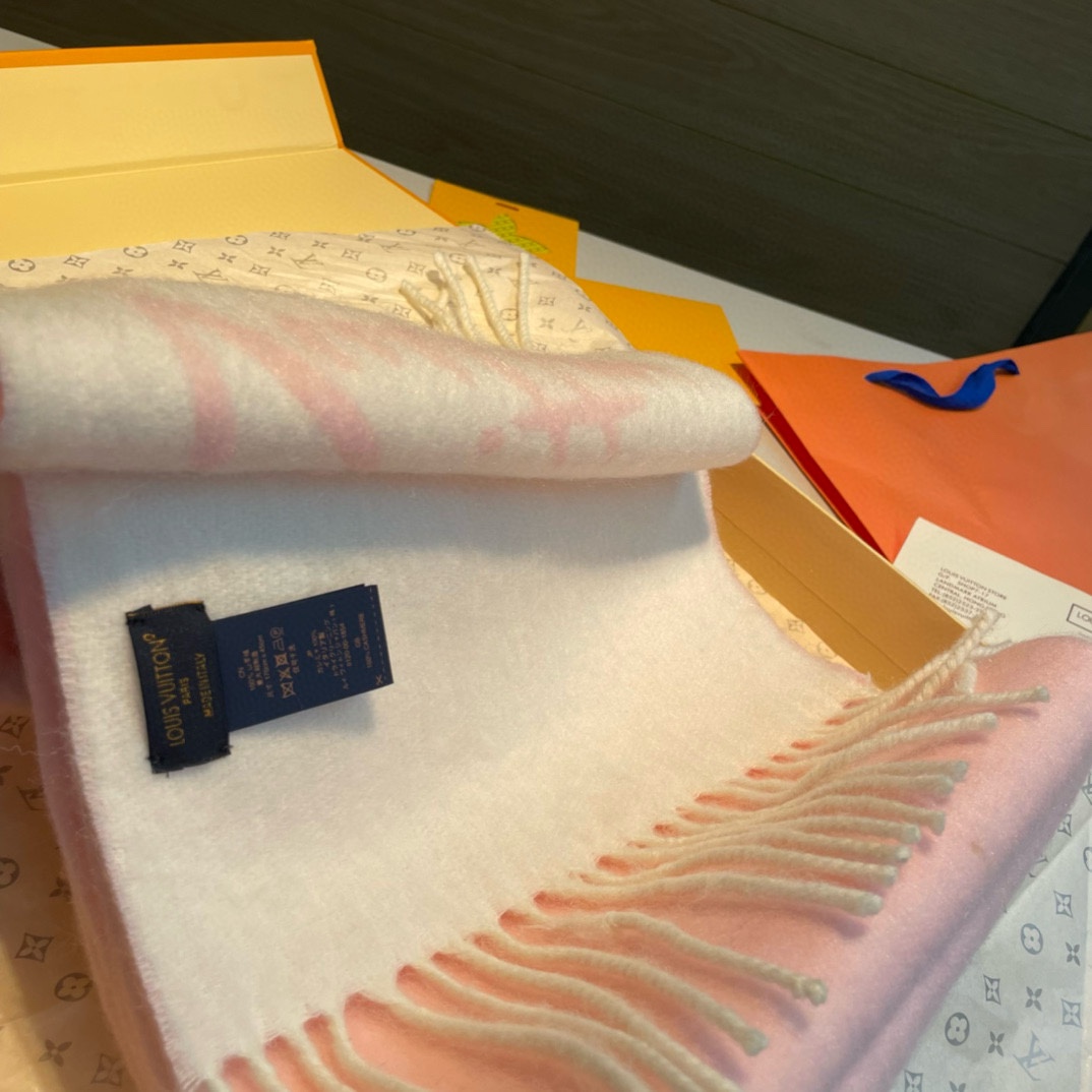 Fluffygram scarf-Pink