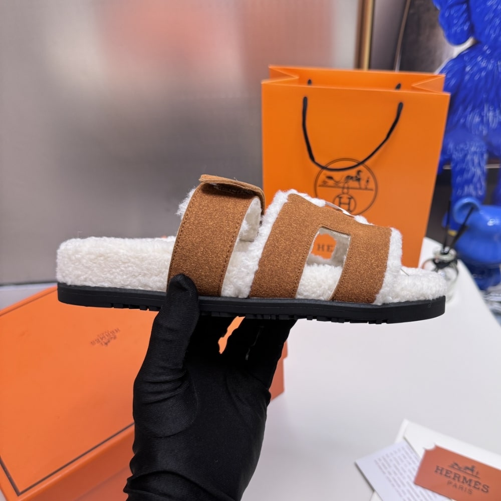 Hermes Chypre Sandal Smoky Brown And Ecru H222929Zhe5420
