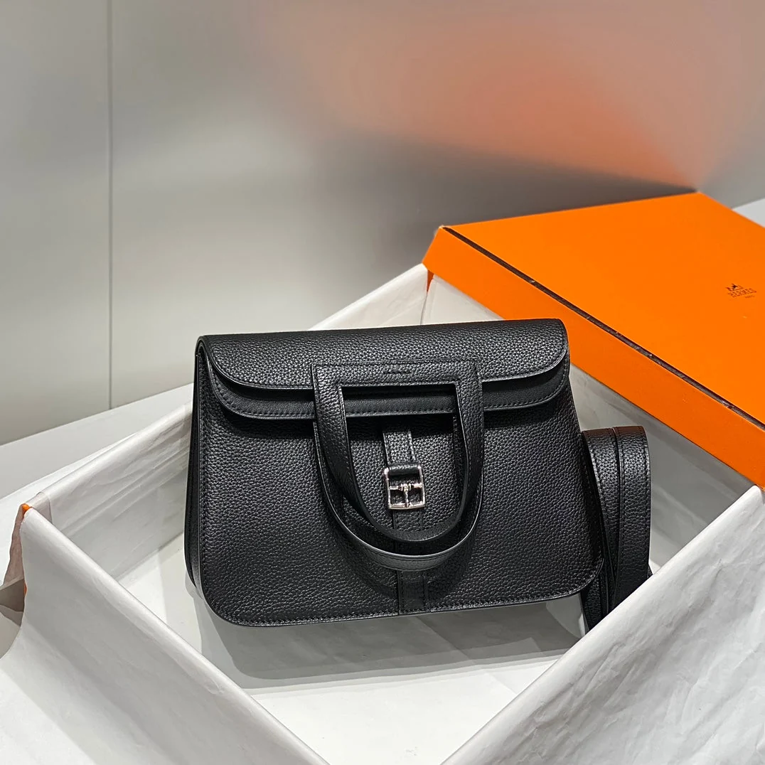 HALZAN 25 HANDLE BAG IN BLACK GRAINED CALFSKIN SILVER HARDWARE