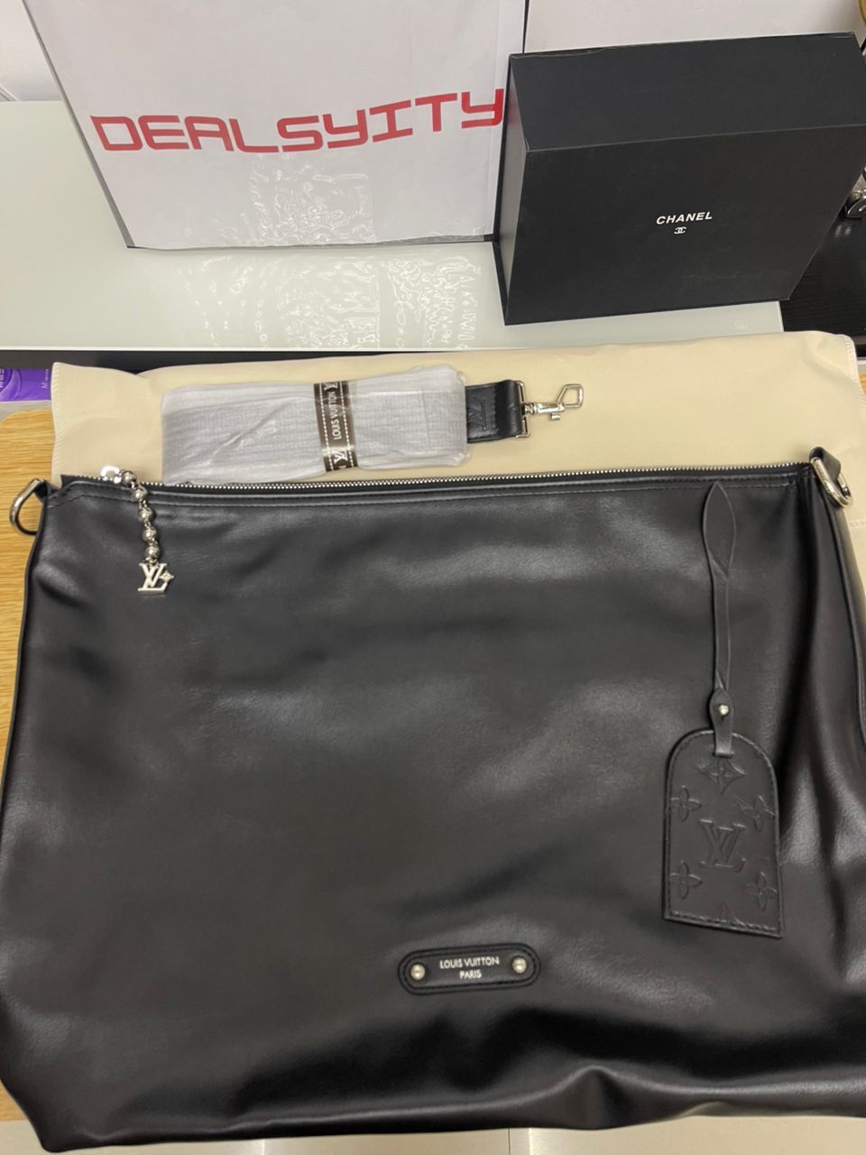 Louis Vuitton Vagabond Hobo 38cm M13986