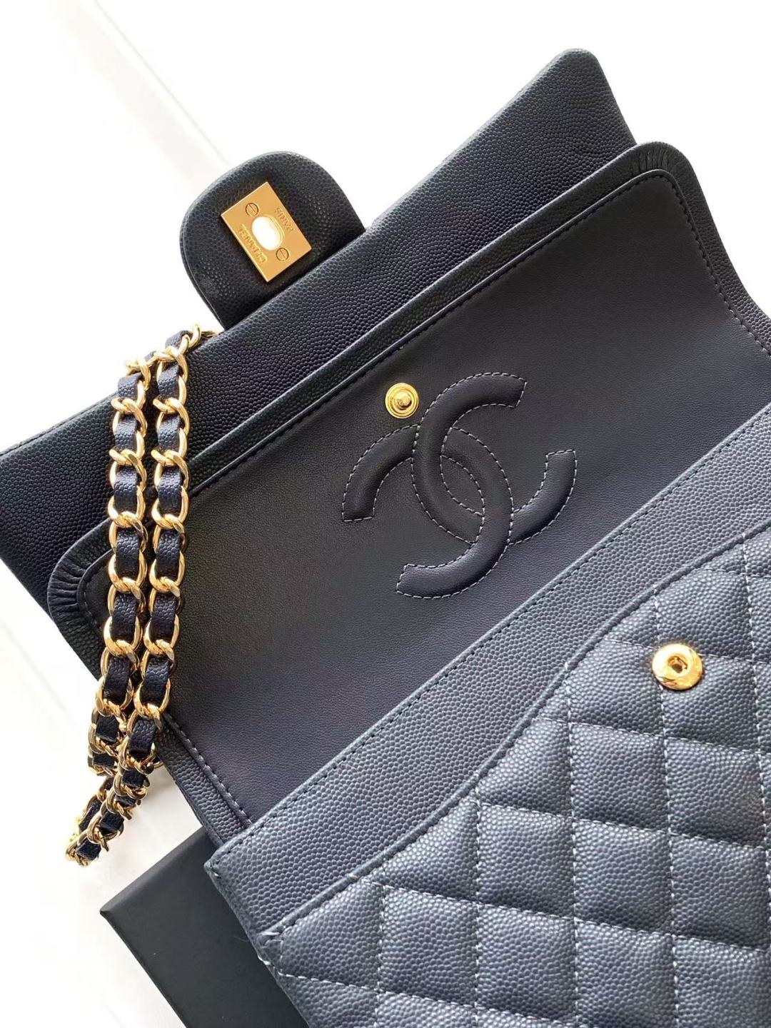 Chanel Classic Flap Bag 25 cm Navy Blue Gold-Tone Hardware A01112