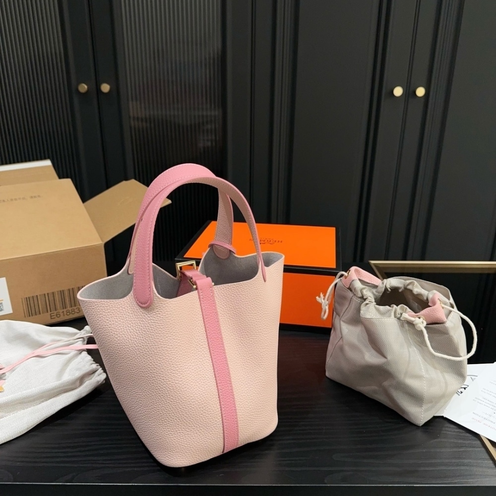 Hermes Picotin Lock 18 Pocket Bag Light Pink 18cm