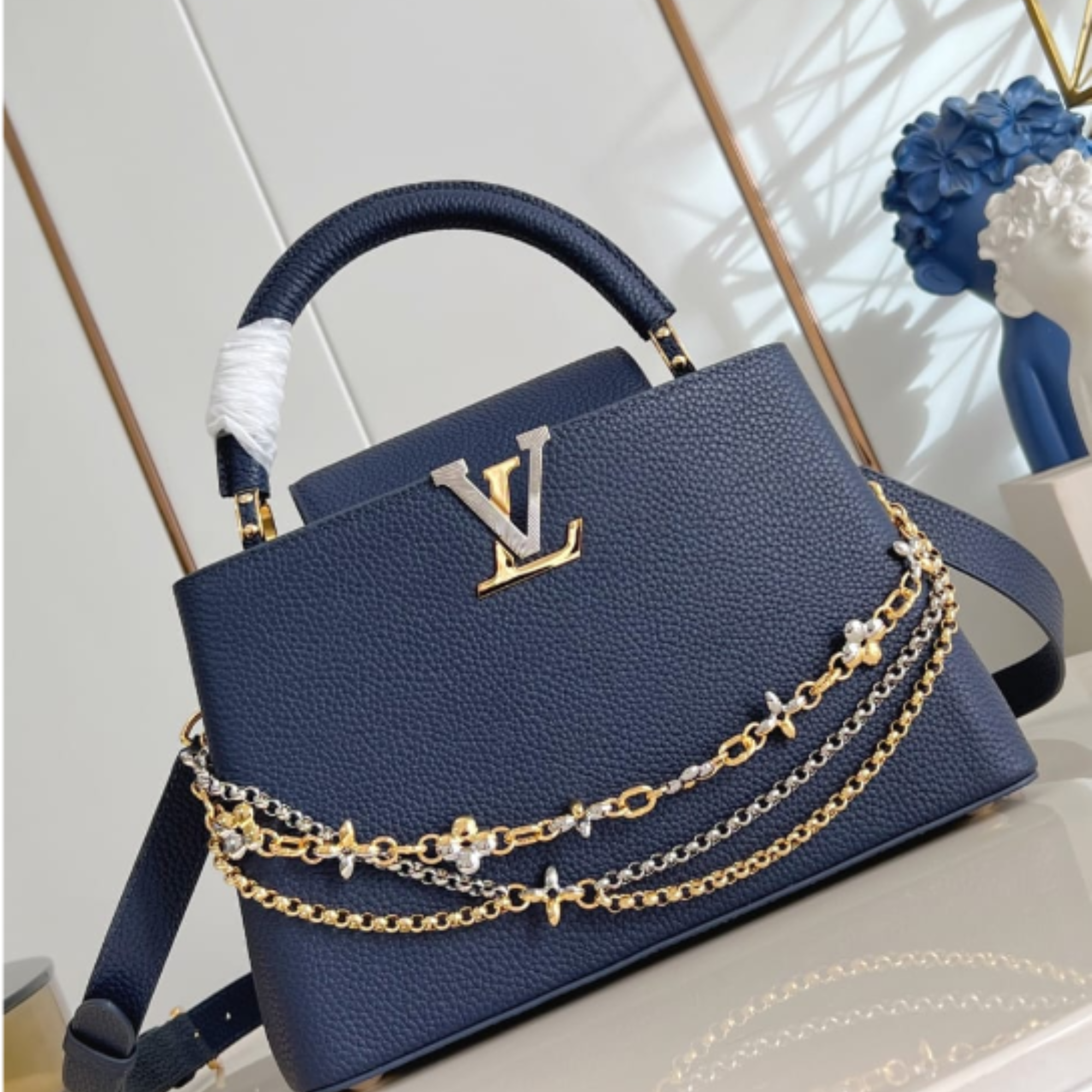 Louis Vuitton Capucines MM M27035 Navy 31cm/12.2in