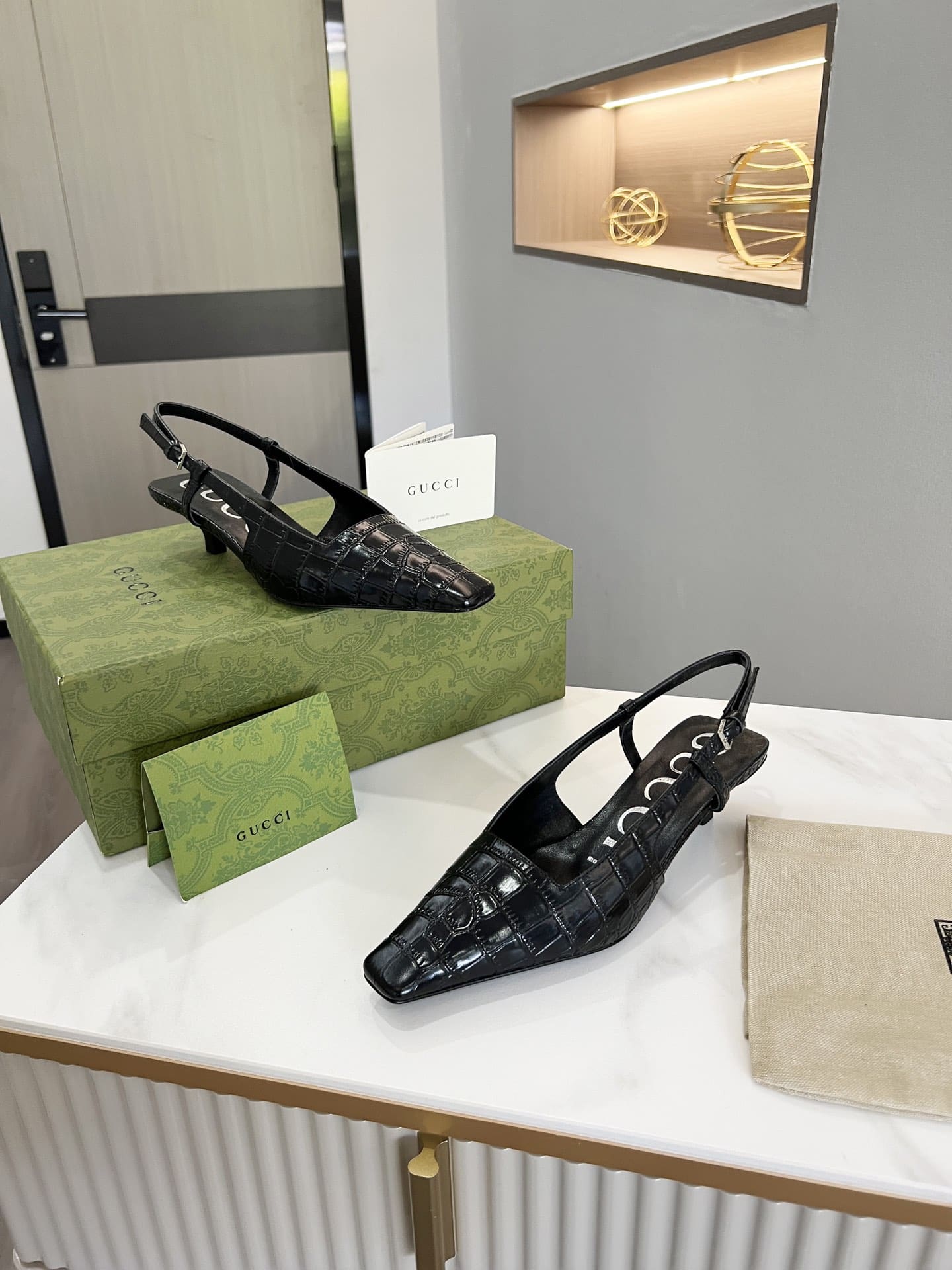 Gucci Women?S Crocodile Print Pump Black 674666 Ukq00 1000