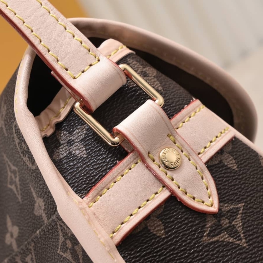Louis Vuitton Monogram Sologne Brown 26Cm M42250