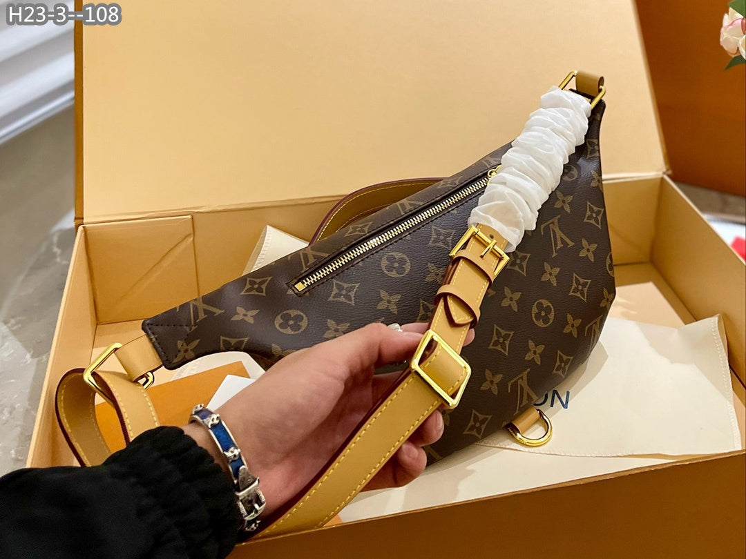 Louis Vuitton Bumbag Monogram 26Cm M43644