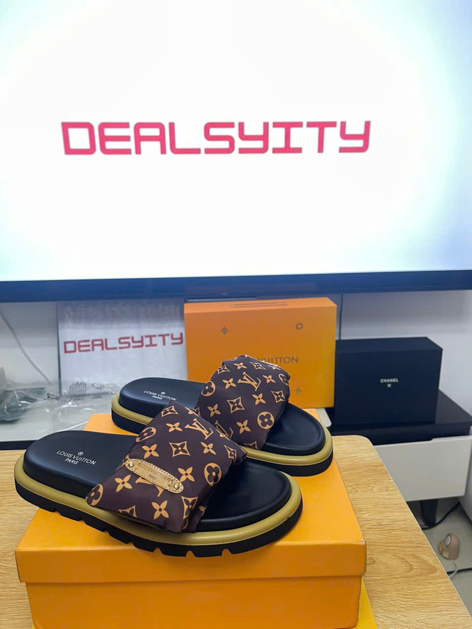 Louis Vuitton Monogram Brown Logo Brown