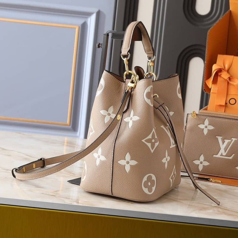 Louis Vuitton Néonoé MM Bag Arizona 25Cm M45808
