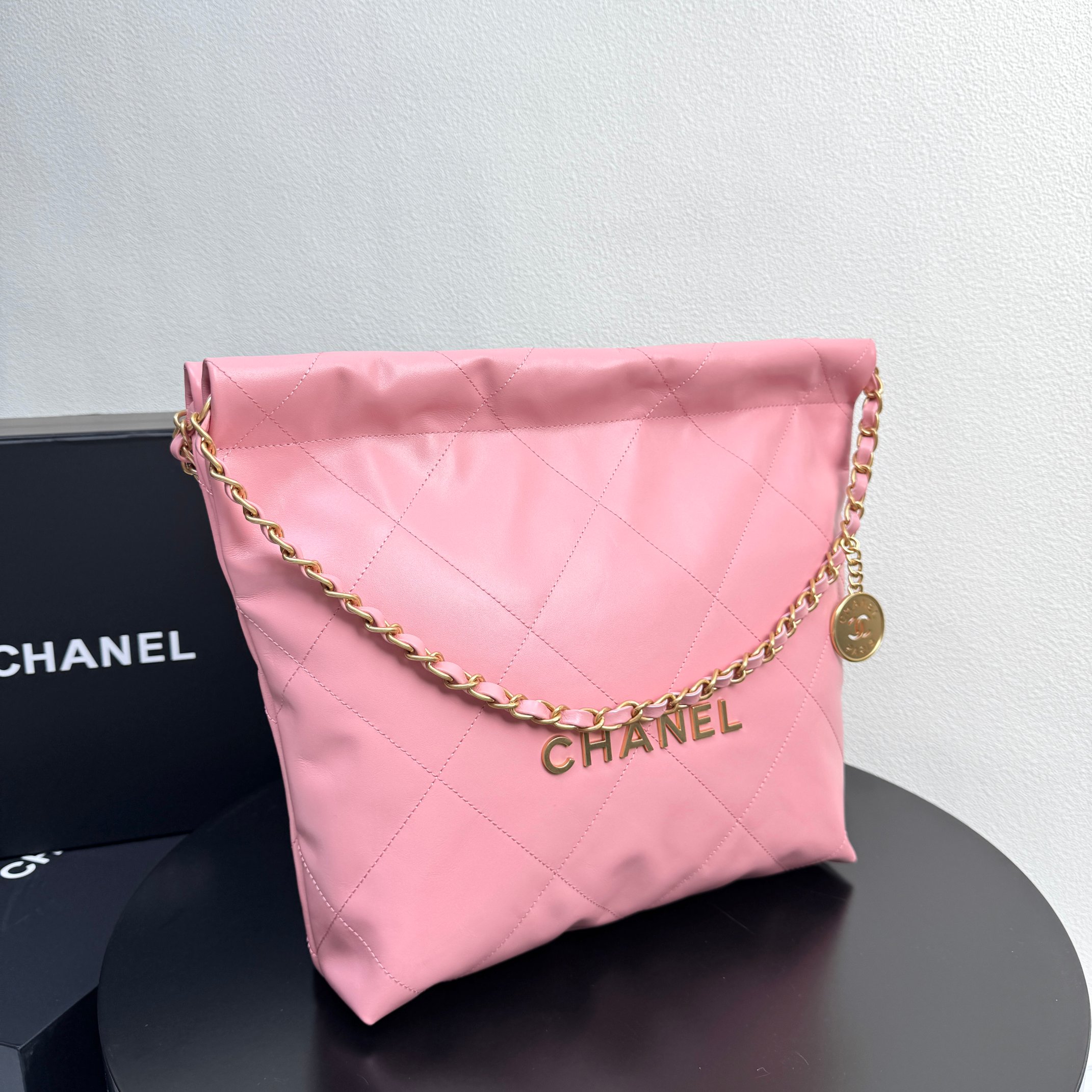 22 Bag Quilted Shiny Calfskin in Light Pink (Gold Hardware)