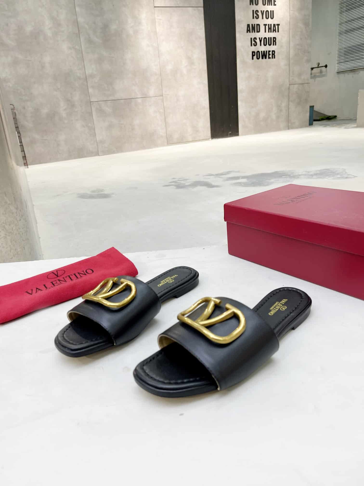 Valentino Garavani Vlogo Signature Slide Sandal Black
