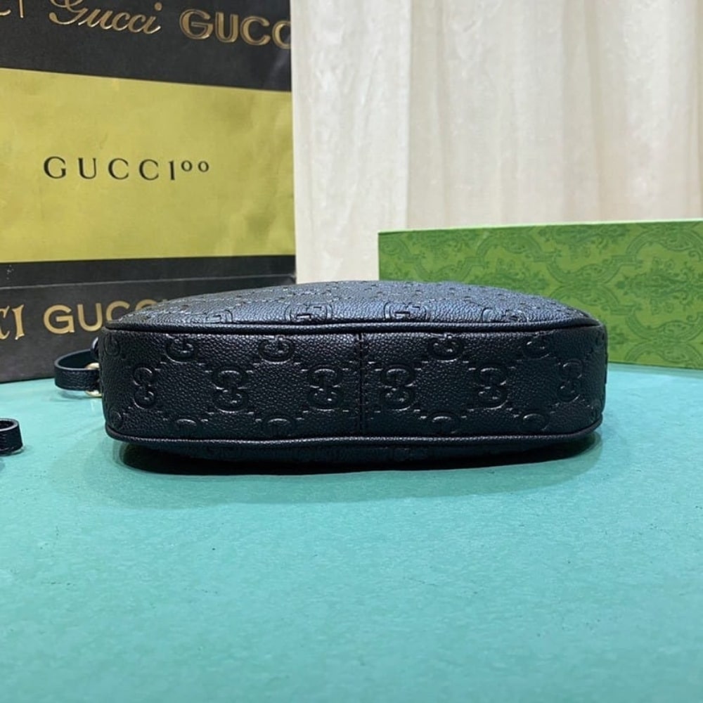 Gucci Gg Emblem Small Shoulder Bag Black 23Cm 815409 Aaeem 1000