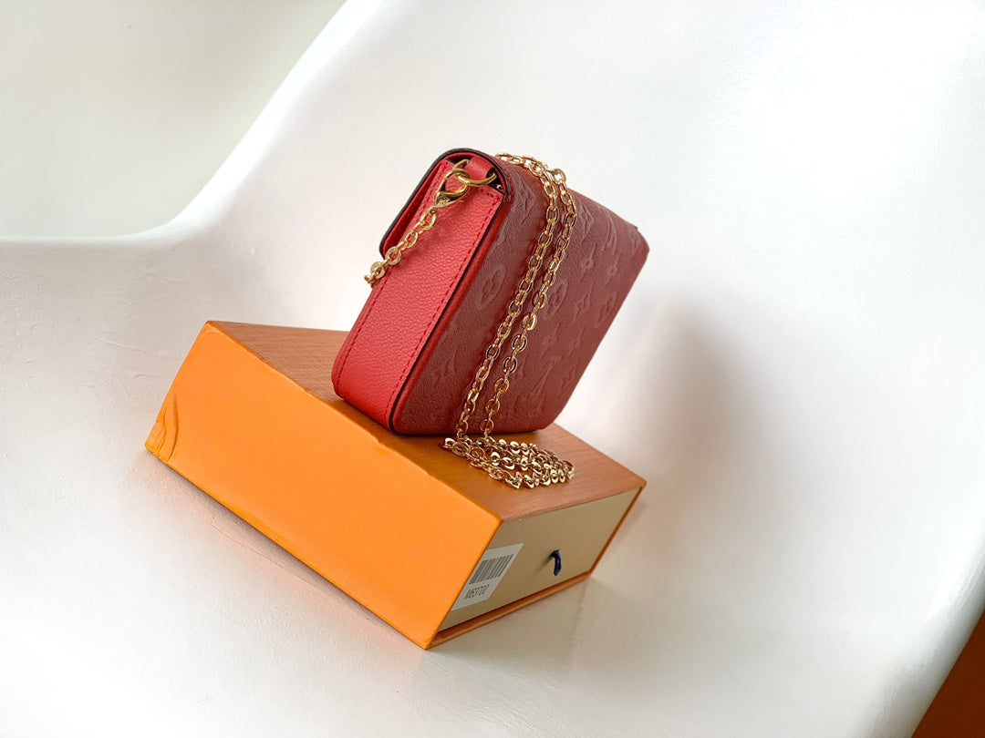 Louis Vuitton Felicie Pochette Bag Scarlett Red 21Cm
