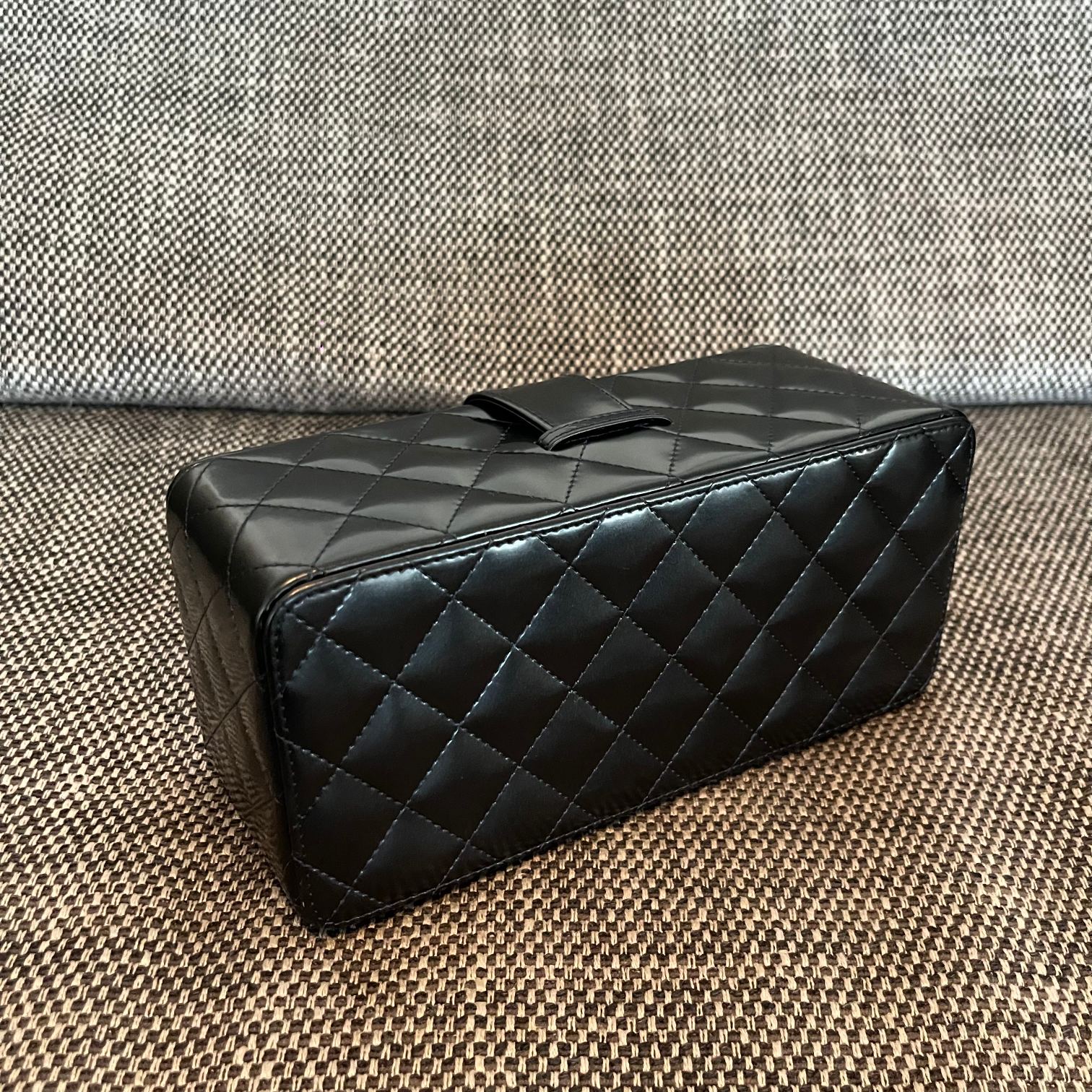 25C Long Quilted Patent Leather Vanity Case in Black