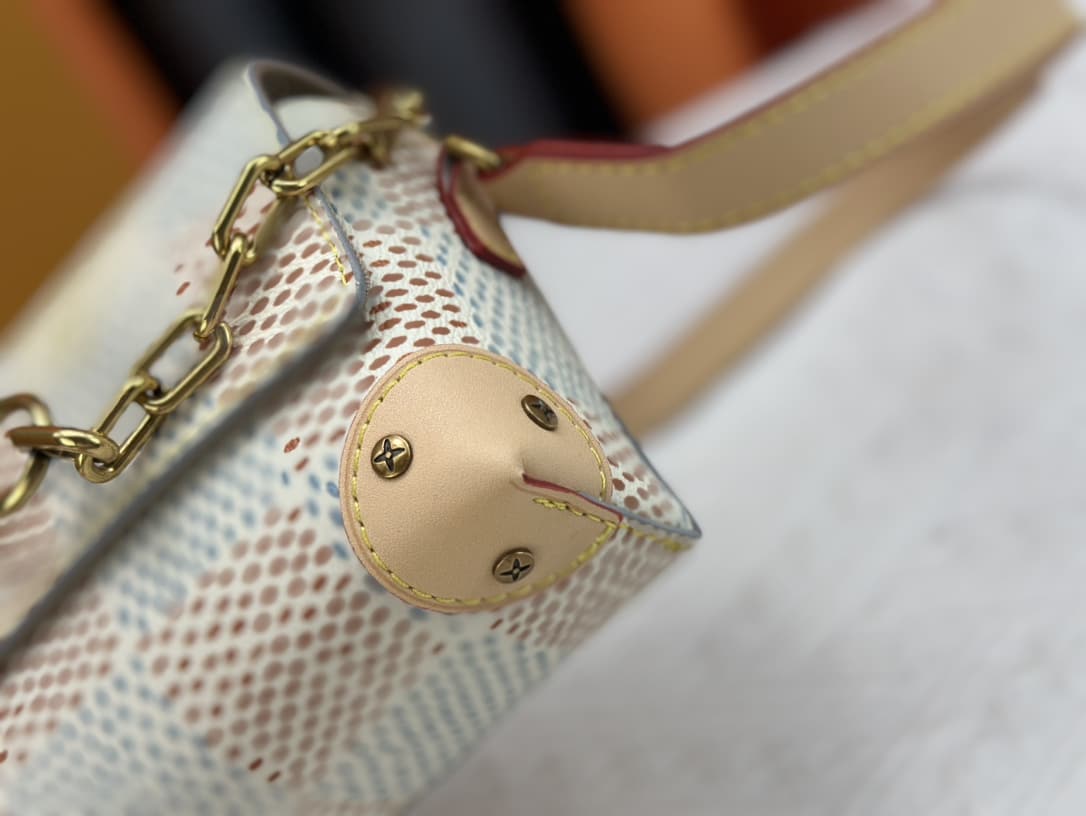 Louis Vuitton Steamer Wearable Wallet White 18Cm N40674