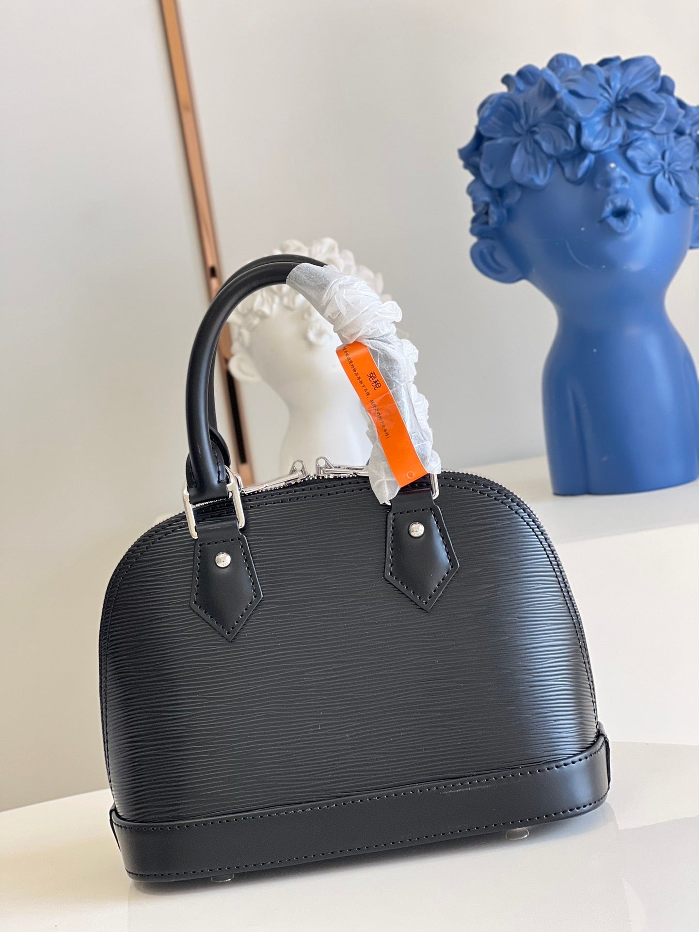 Louis Vuitton Alma Bb 23Cm Black