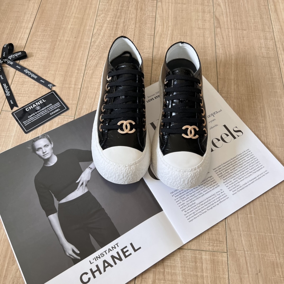 Chanel Women’S Sneakers Cc Trainers In Black