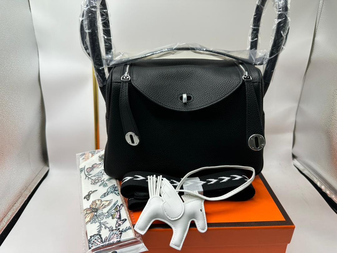 Hermes Women Lindy 26cm Clemence Leather-Black