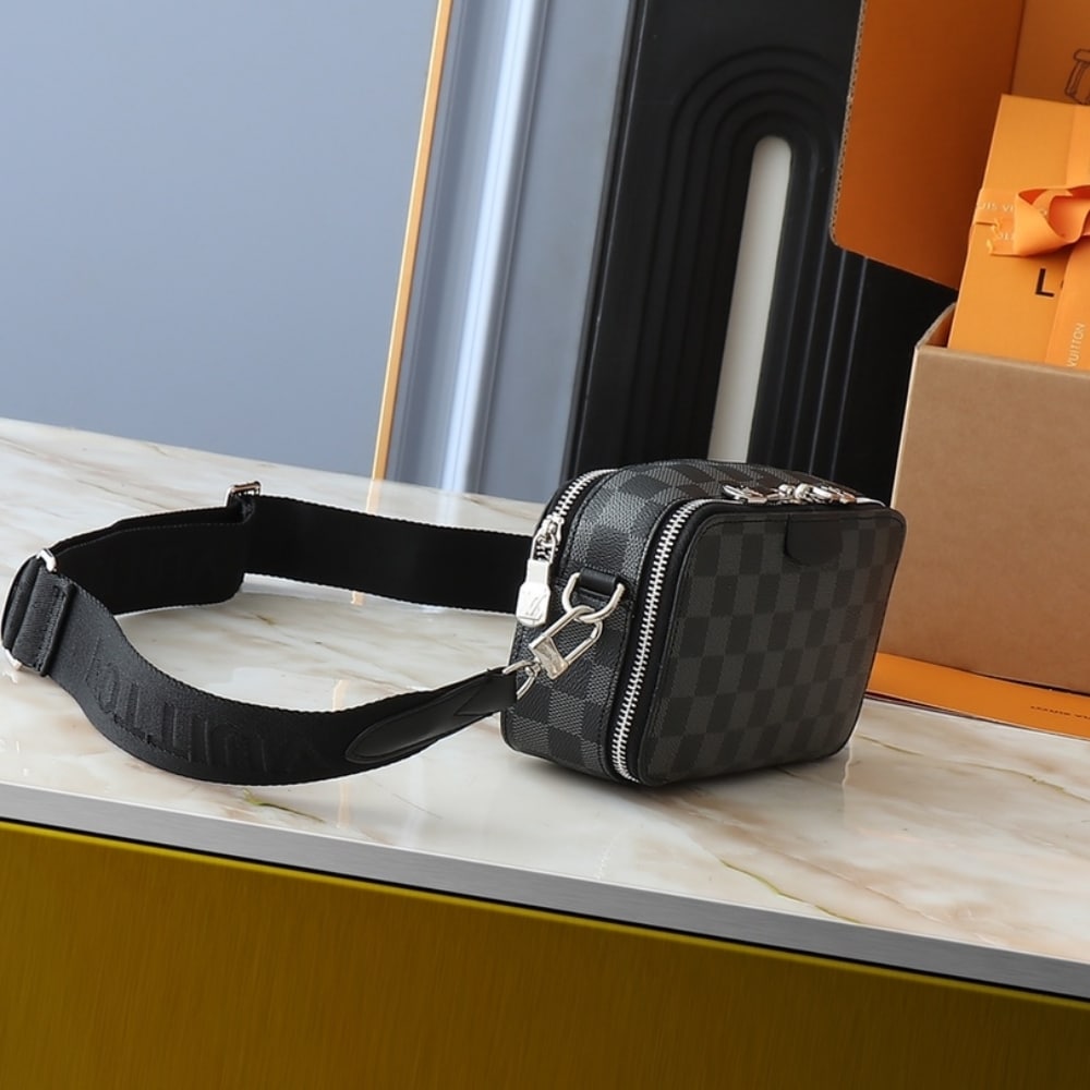 Louis Vuitton LV Alpha Wearable Grey And Black 18m