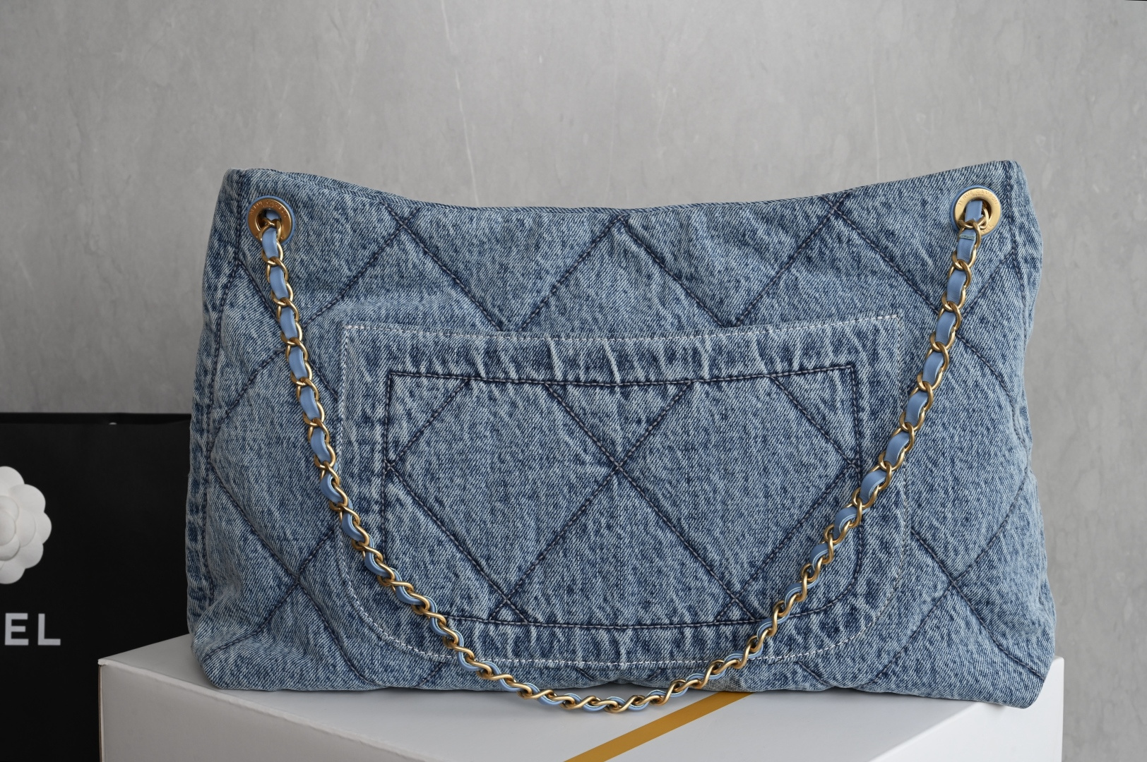 25K Cruise Collection Washed Denim Hobo Tote Bag with Double Pockets & Gold-Tone Hardware (Model AS5727)