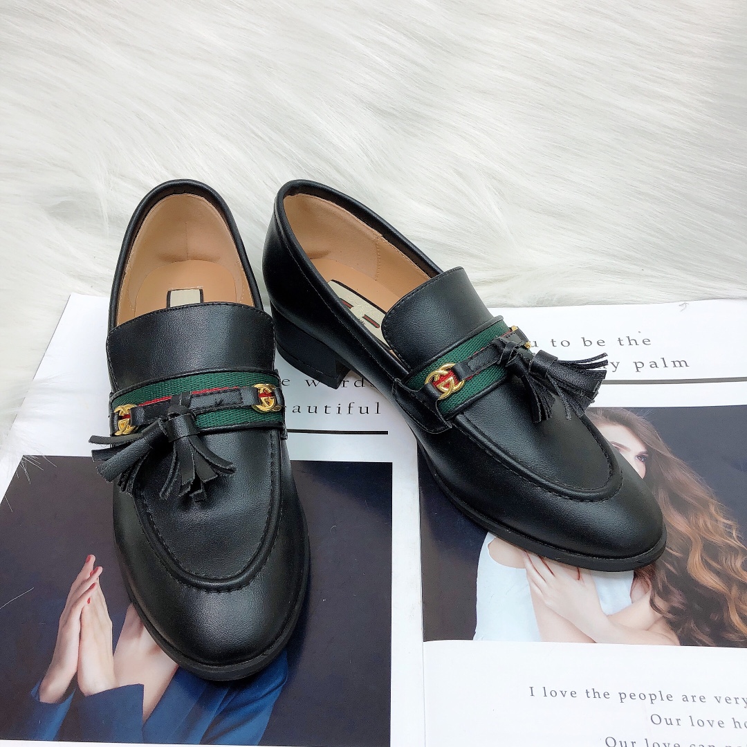 Gucci Unisex Leather Interlocking G Black