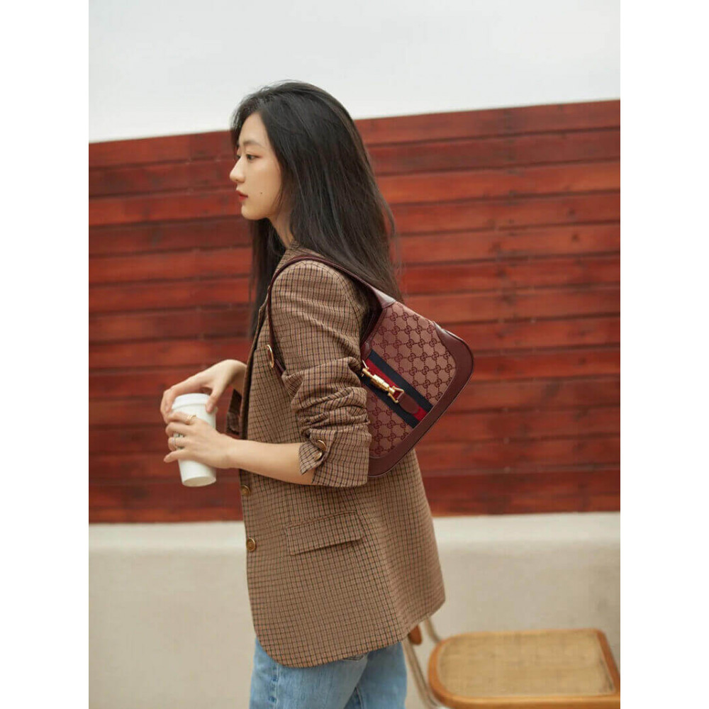 Gucci Jackie 1961 Small Shoulder Bag in Burgundy GG Canvas 28cm