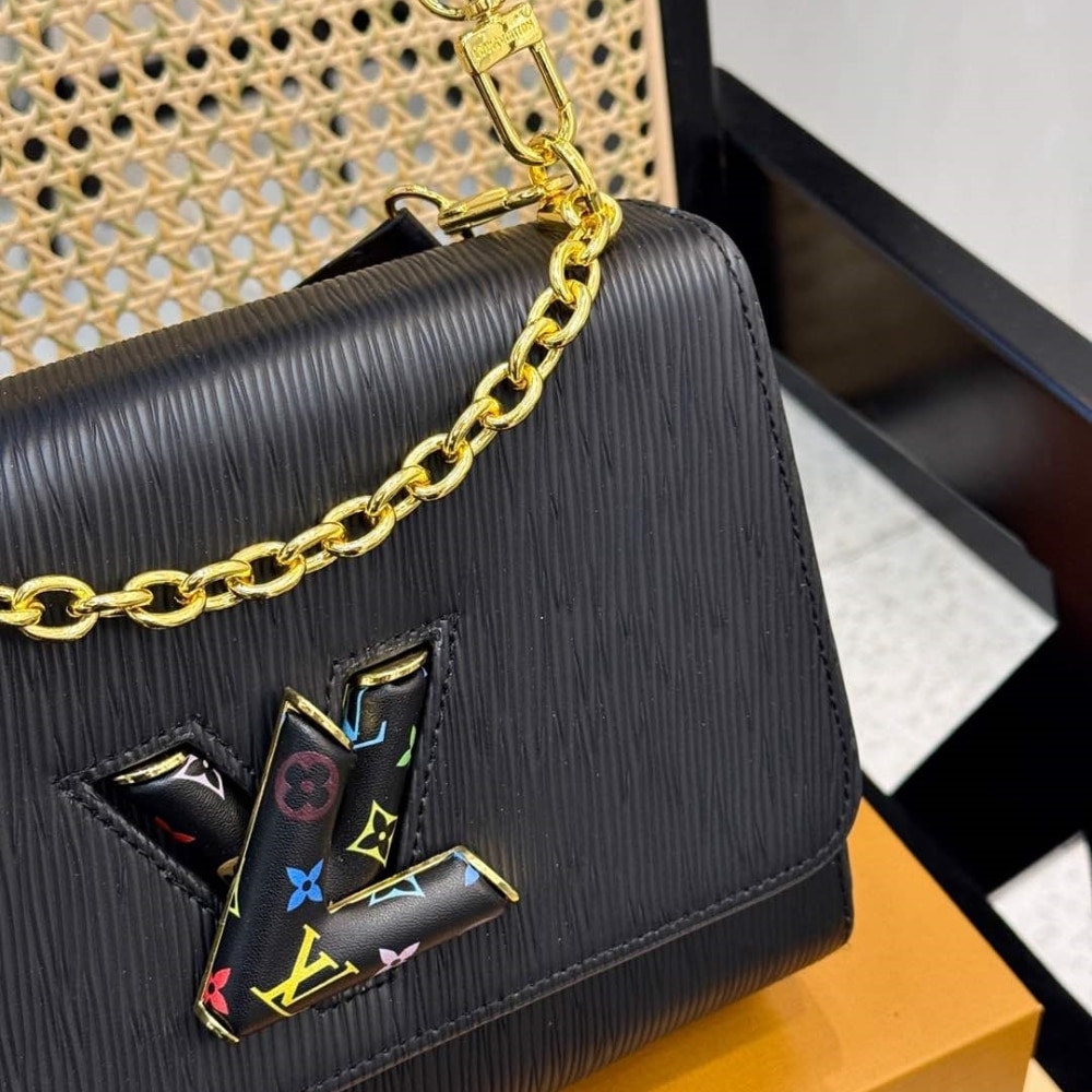 Louis Vuitton X Takashi Murakami Lv Twist MM Slim Bag Black 23cm M13243