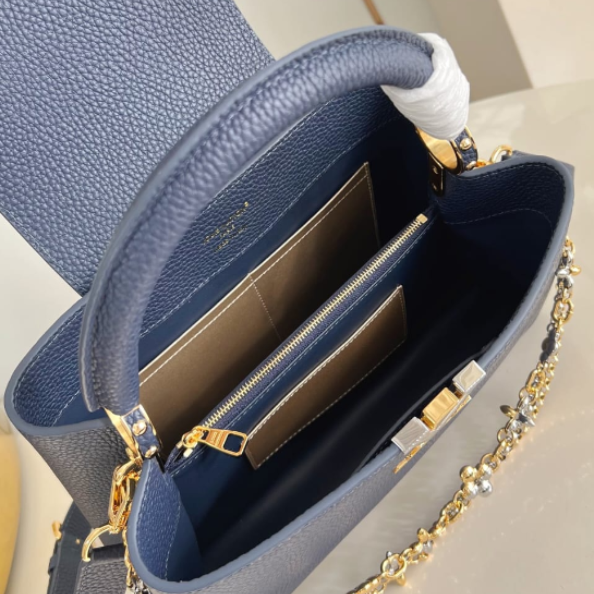 Louis Vuitton Capucines MM M27035 Navy 31cm/12.2in