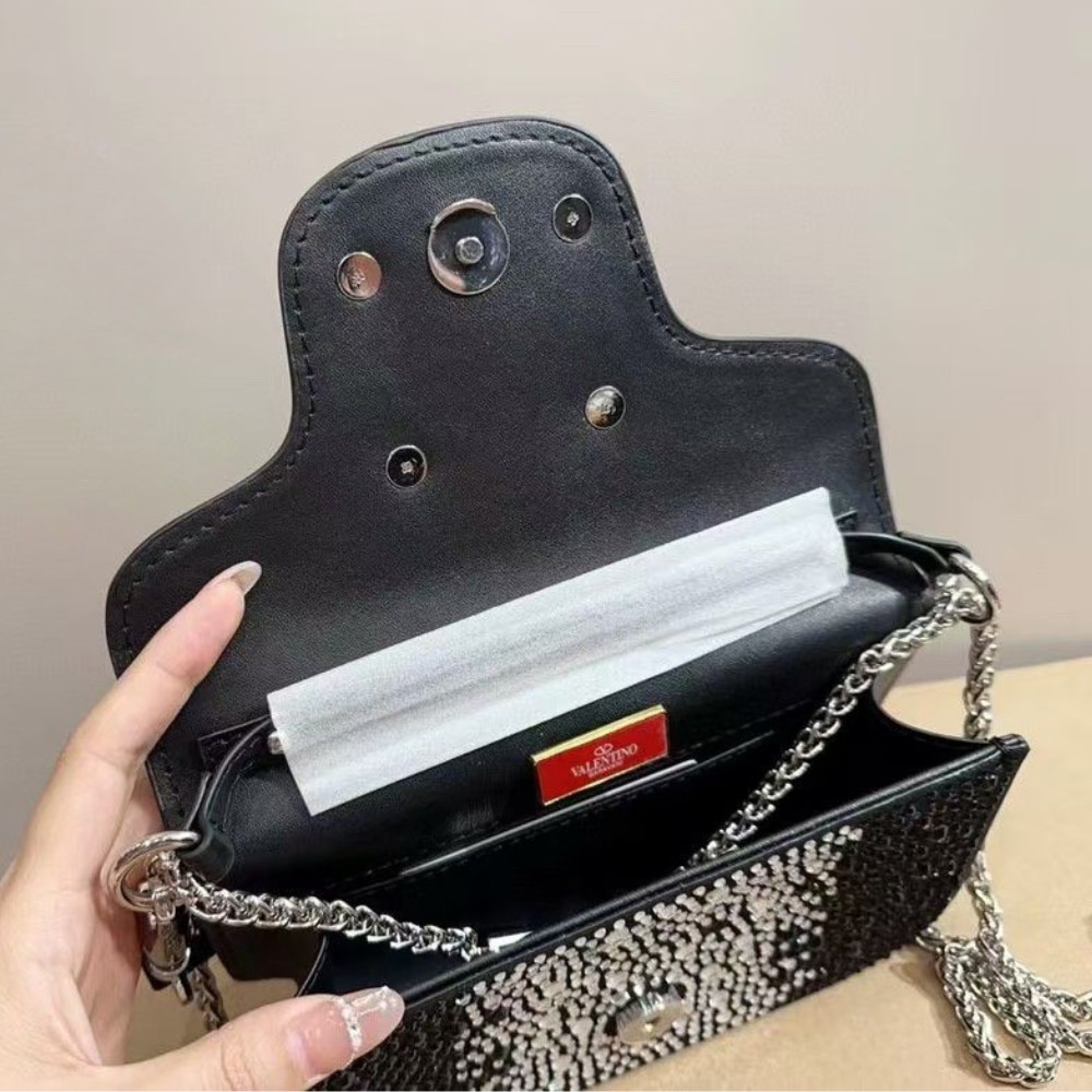Valentino Loco Small VLogo Shoulder Bag Black 20Cm
