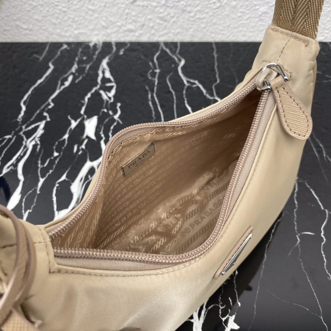 Prada Re-Nylon Re-Edition 2000 Mini-Bag Nude