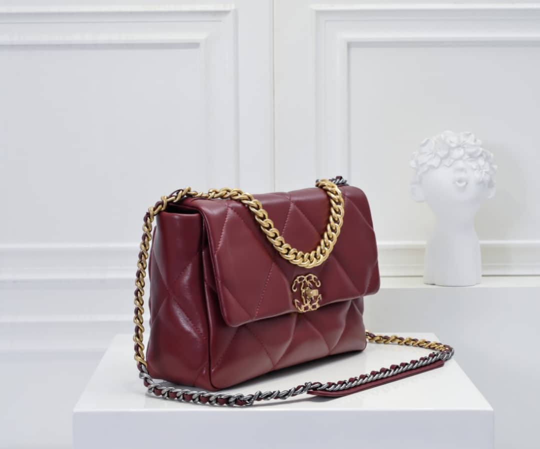 Chanel 19 Flap Bag Shiny Crumpled Leather Burgundy 22Cm