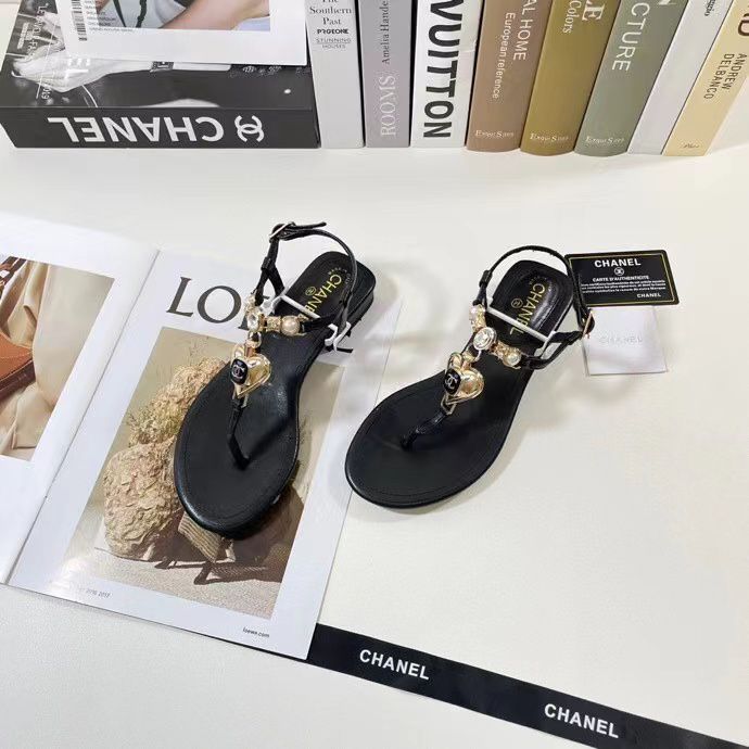 Chanel Shiny Pearl Crystal Cc Heart Thong Sandals Black G39674 X01000 94305