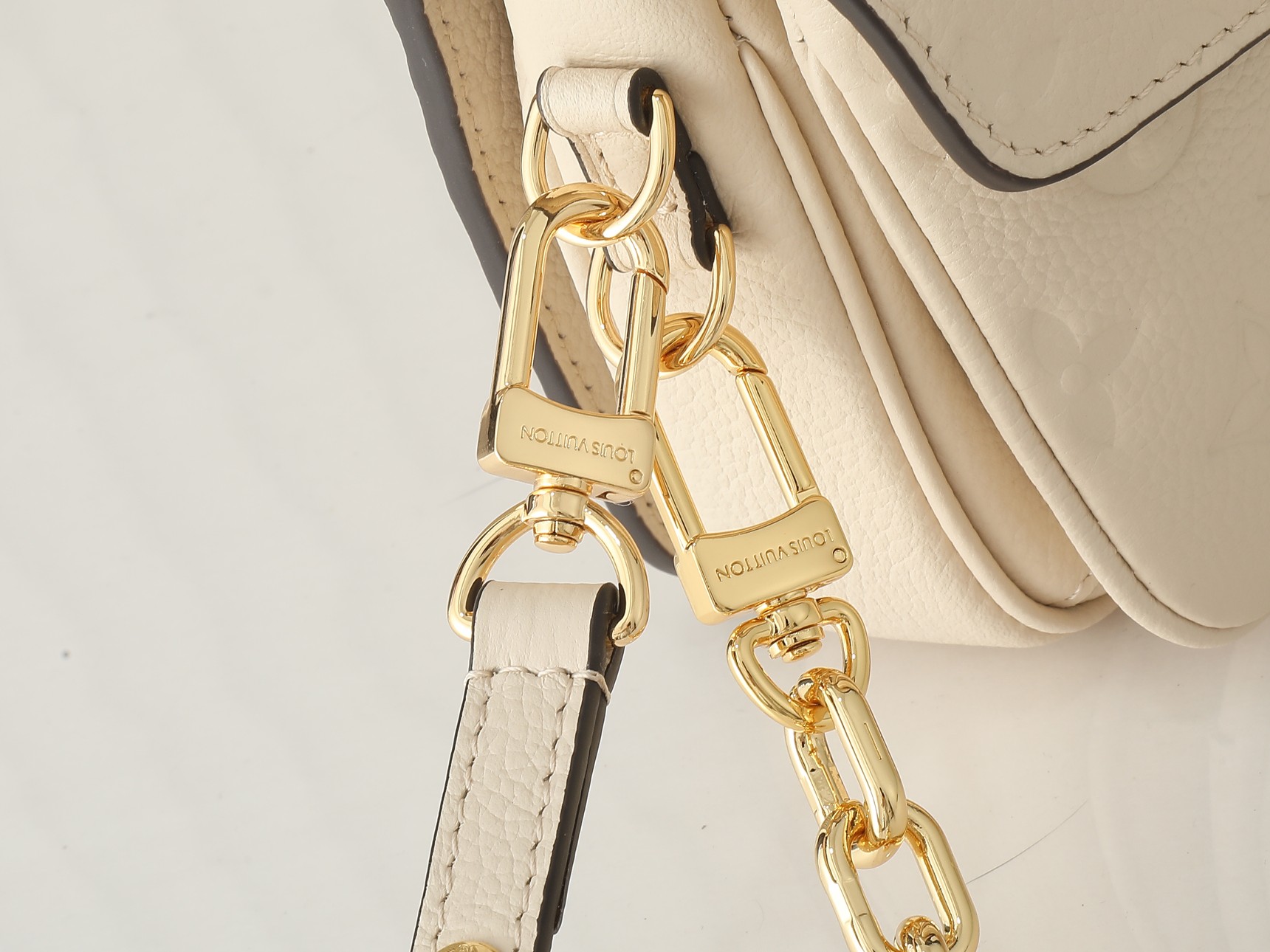 Louis Vuitton Pochette Métis East West Monogram Empreinte Leather – Women – Handbags Cream