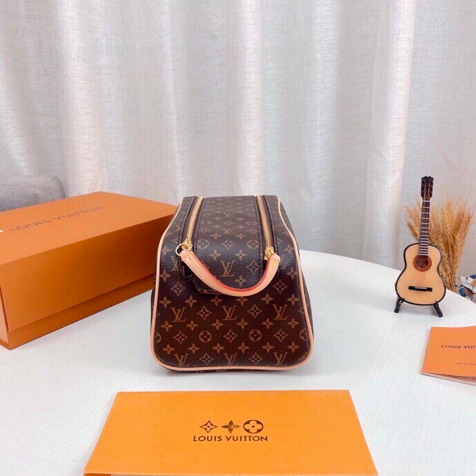 Louis Vuitton Dopp Kit Toilet Pouch Monogram Canvas 27Cm M44494