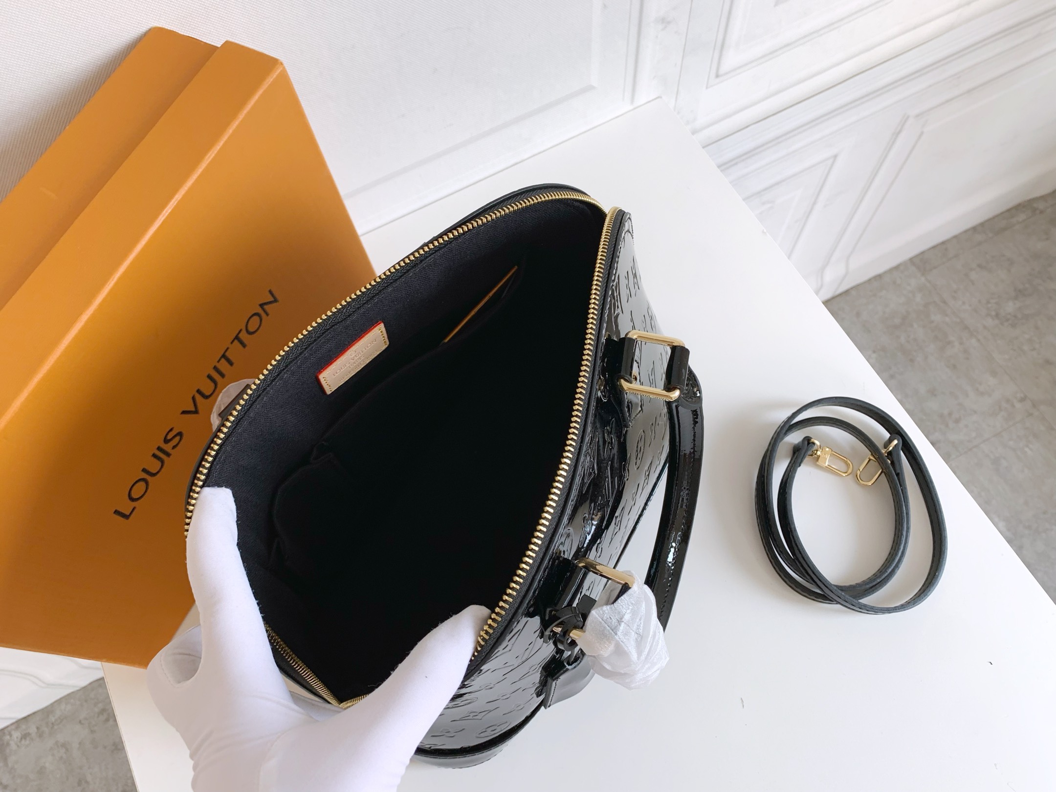 Louis Vuitton Alma Bb Monogram Vernis Leather Black 25Cm